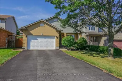 355 WHITE SANDS Drive, London South, ON N6M 1J1
