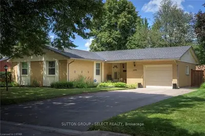 1370 ERINDALE Crescent, London North, ON N5X 1V0
