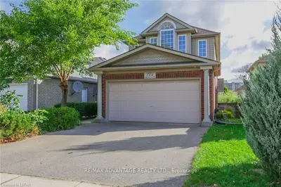 714 OAKCROSSING Road, London North, ON N6H 5V9