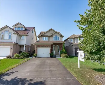 1038 CROSSCREEK Crescent, London East, ON N5Y 6K9