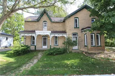 65 KING Street E, Lambton Shores, ON N0M 1J0