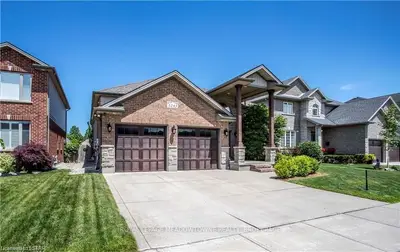 1243 CORONATION Drive, London North, ON N6G 3B2