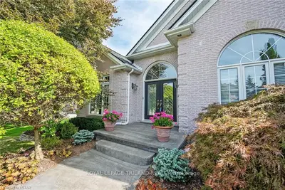 177 HARTSON Court, London North, ON N6H 5B2
