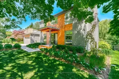 445 LAWSON Road, London North, ON N6G 1X9