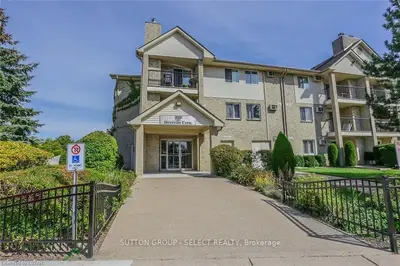 729 DEVERON Crescent 305, London South, ON N5Z 4X5