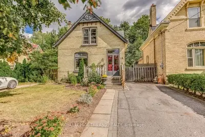 18 EDWARD Street, London South, ON N6C 3H1