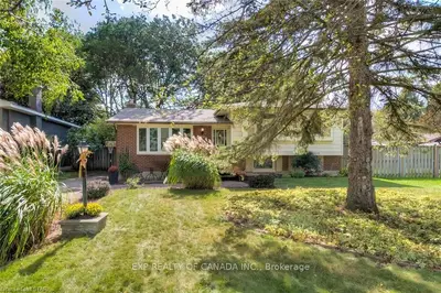 54 ST CLAIR Place, London South, ON N6J 2H3