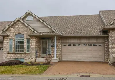 800 COMMISSIONERS Road W 35, London South, ON N6K 1C2