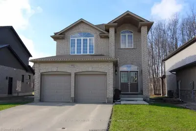 992 Loft Court, London North, On N6g 0j9
