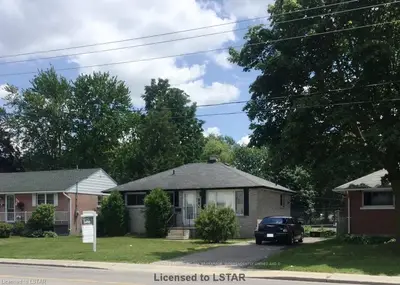 860 Devonshire Avenue, Woodstock, On N4s 5r8