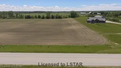 7 GORE Road, South Huron, ON N0M 1T0