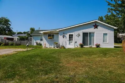 152 ANNE Street, Lambton Shores, ON N0M 2N0