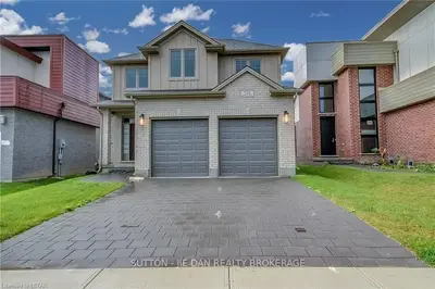 521 Sophia Crescent, London North, ON N6H 5L4