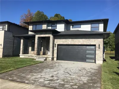 2354 RED THORNE Avenue, London South, ON N6P 0E8
