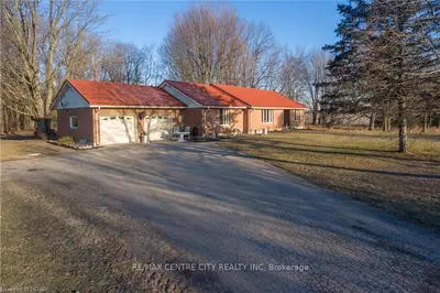 21767 Muncey Road, Strathroy-caradoc, On N0l 1w0