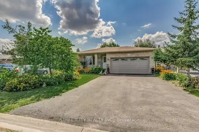30 CHESWICK Circle, London South, ON N6E 3L7