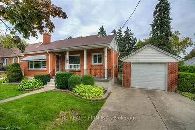 58 LAMBETH Avenue, London South, ON N6C 2L4