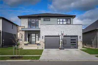 2037 WESTWICK Walk, London South, ON N6P 0A2