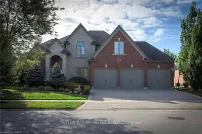 7125 CLAYTON Walk, London South, ON N6P 1V3