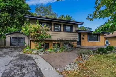 401 MAGNOLIA Crescent, London East, ON N5Y 4T1