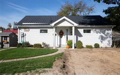 3 KITCHENER Street, Lambton Shores, ON N0M 1T0