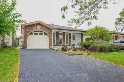 39 LOCUST Crescent, London South, ON N6E 2K1