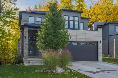 2196 YELLOWBIRCH Place, London North, ON N6G 0N3