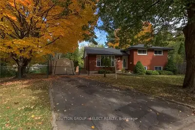 388 VESTA Place, London East, ON N5Y 1G5
