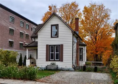 75 Metcalfe Street, Woodstock, On N4s 3e9