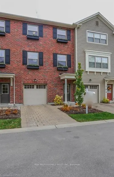1040 CORONATION Drive 23, London North, ON N6G 0R8