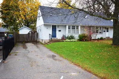 418 FLANDERS Row, London East, ON N5Y 1C4
