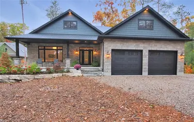 10335 PINETREE Drive, Lambton Shores, ON N0M 1T0