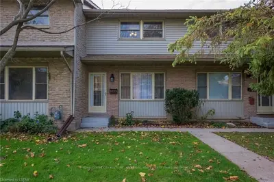 1023 NOTRE DAME Drive, London South, ON N6J 3C3