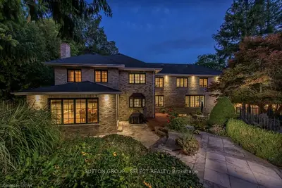 307 SARNIA Road, London North, ON N6G 1N4