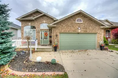 22 RIDGE Street, Strathroy-Caradoc, ON N7G 4J9