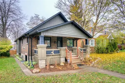 6 WINDSOR Crescent, London South, ON N6C 1V7