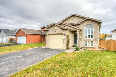 1114 FARNSBOROUGH Crescent, London East, ON N5V 4Y9