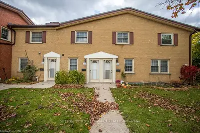 17 ARBOUR GLEN Crescent, London East, ON N5Y 1Z9