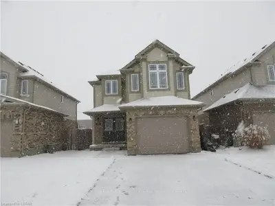 2045 DENVIEW Avenue, London North, ON N6G 0G3