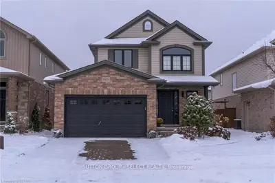 1808 DORMER Drive, London South, ON N6M 0C1