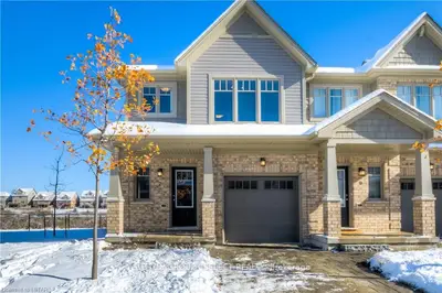 2491 TOKALA Trail 7, London North, ON N6G 5B4