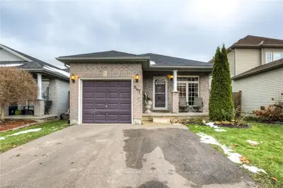847 SOUTH WENIGE Drive, London North, ON N5X 4G9