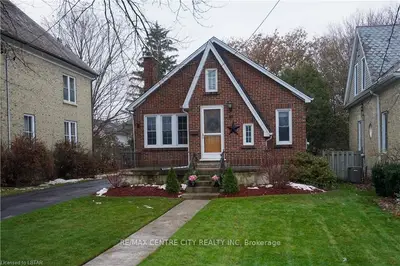 40 COLBORNE Street, Strathroy-Caradoc, ON N7G 2L9