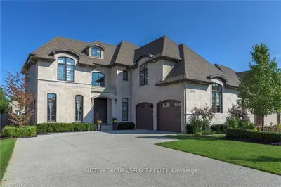 2320 WATERSIDE Terrace, London North, ON N6G 5L2