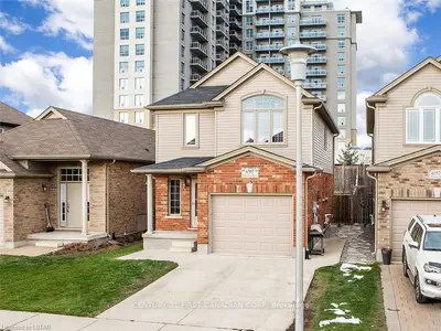 6917 VALLAS Circle, London South, ON N6P 0B4