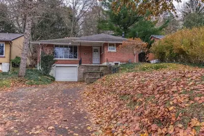 782 SPRINGBANK Drive, London South, ON N6K 1A4
