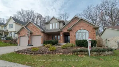 170 CHESTNUT Hill, London South, ON N6K 4J7