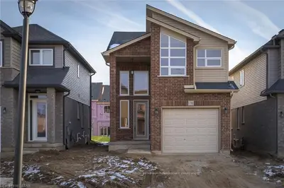 1790 AUKETT Drive, London North, ON N5X 0N1