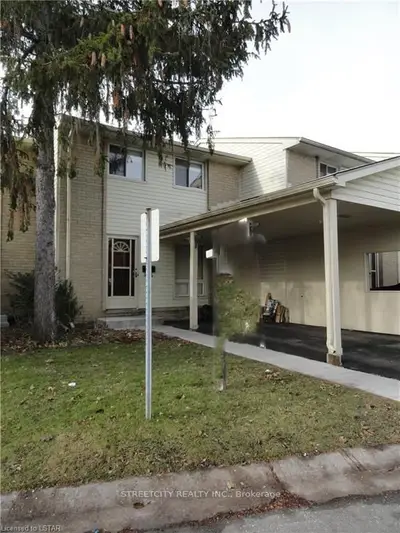 801 OSGOODE Drive 20, London South, ON N6E 2G8