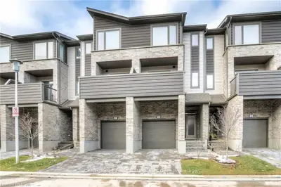 1960 Dalmagarry Road 164, London North, ON N6G 0T8